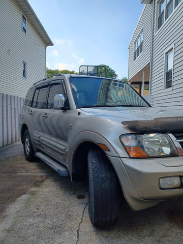 2001 Mitsubishi Montero Limited 143,045 Miles